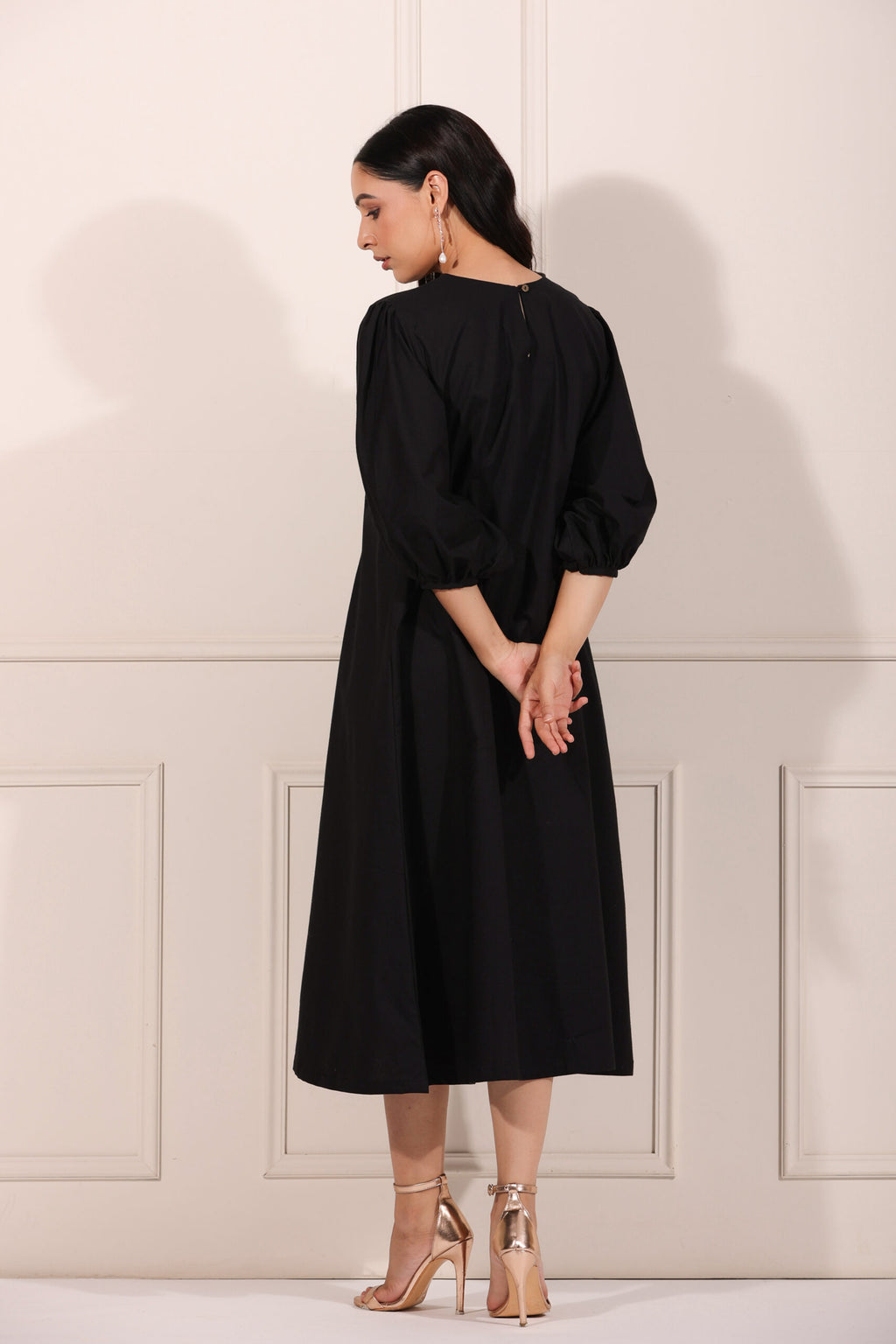 MOH  The eternal dhaga-Black Midi Dress